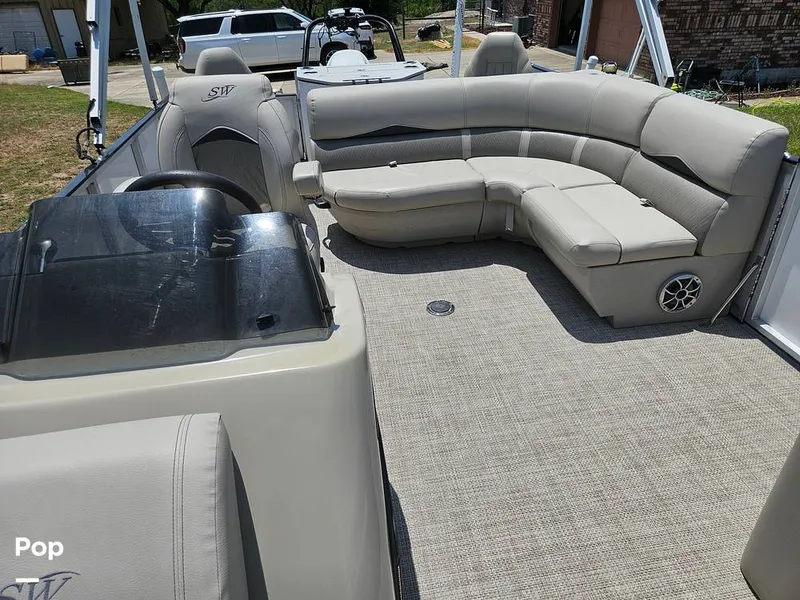 Slide: The Image of Rear Lounge Seats - 15420565