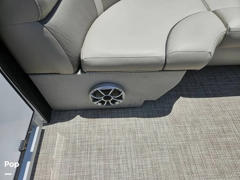 Slide: The Image of Exterior Speakers - 15420570