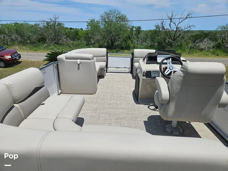 Slide: The Image of Lounge Deck - 15420577