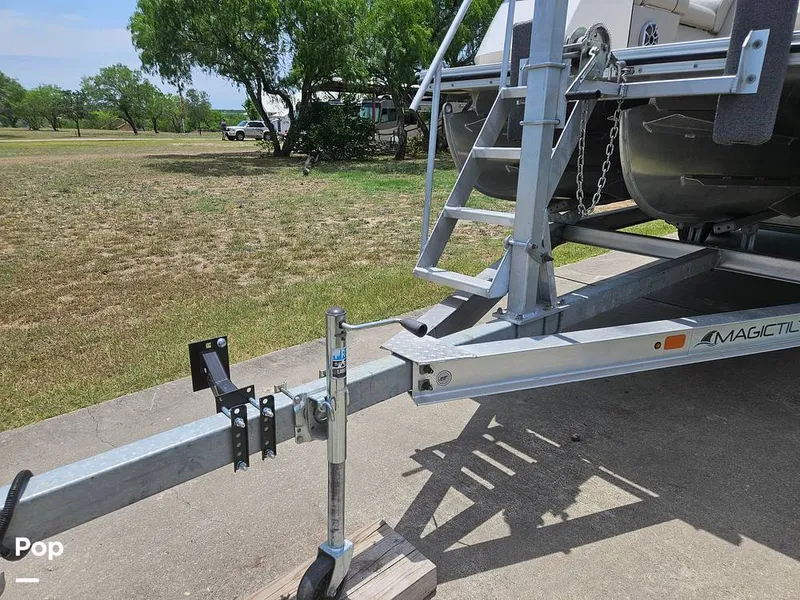 Slide: The Image of Trailer Tongue - 15420453