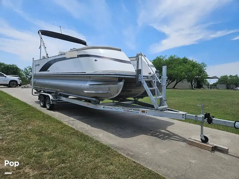 Slide: The Image of Front Port View - 15479445