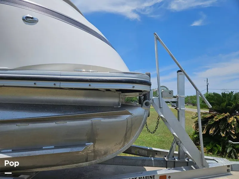 Slide: The Image of Side Bow View - 15420504