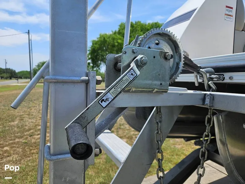 Slide: The Image of Trailer Wench - 15420509