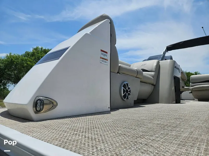 Slide: The Image of Bow Entry - 15420517