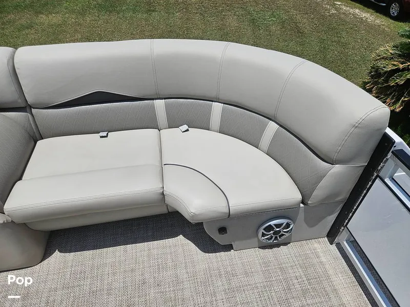 Slide: The Image of Front Lounge Seats - 15420520