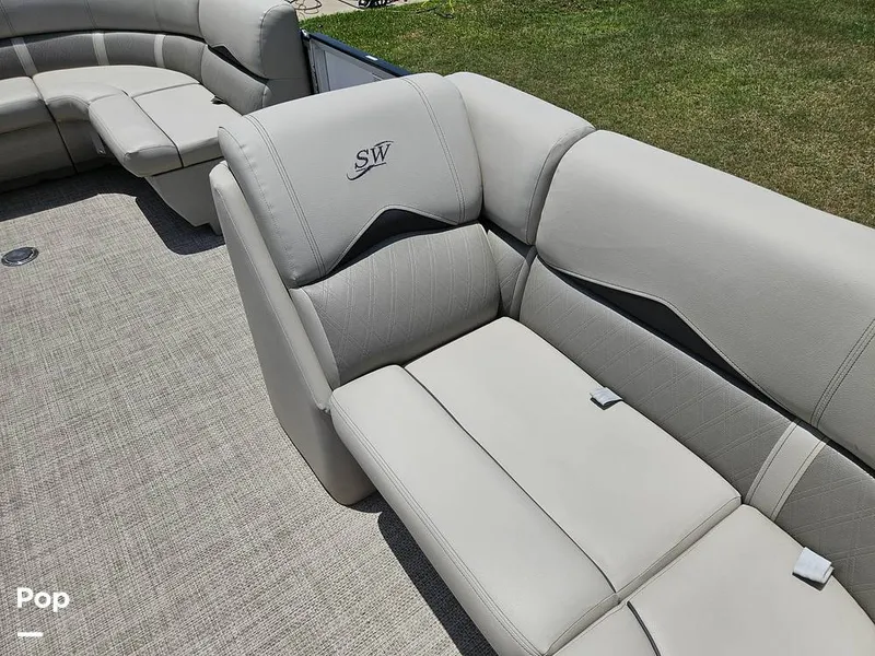 Slide: The Image of Lounge Seats - 15420521