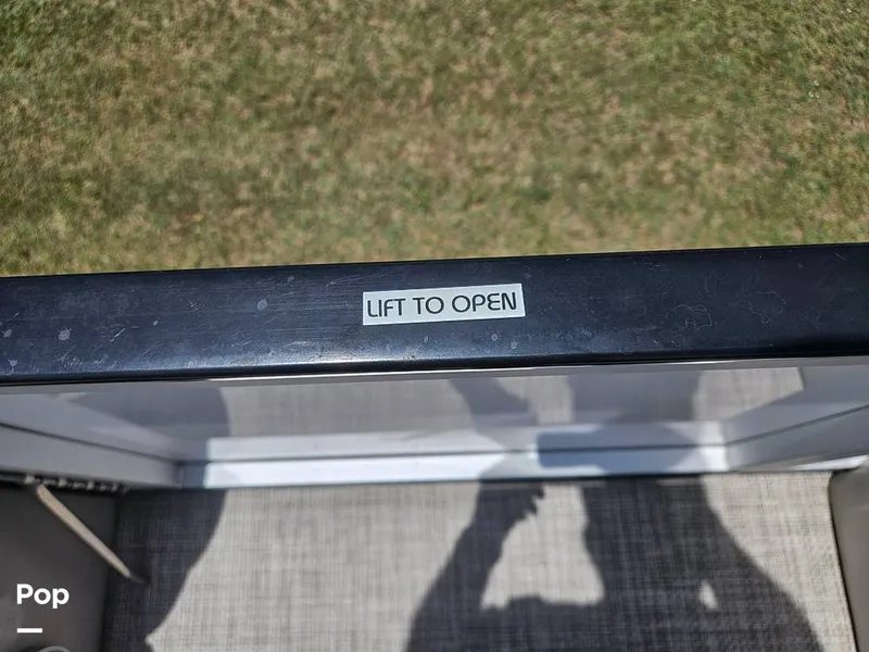 Slide: The Image of Deck Side Door - 15420525