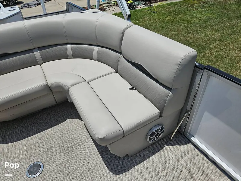 Slide: The Image of Rear Lounge Seats - 15420527