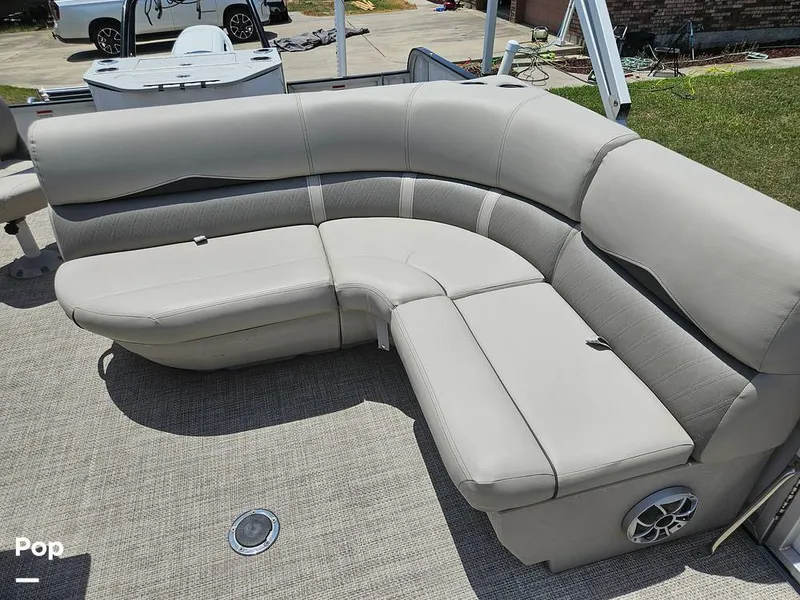 Slide: The Image of Rear Lounge Seats - 15420528