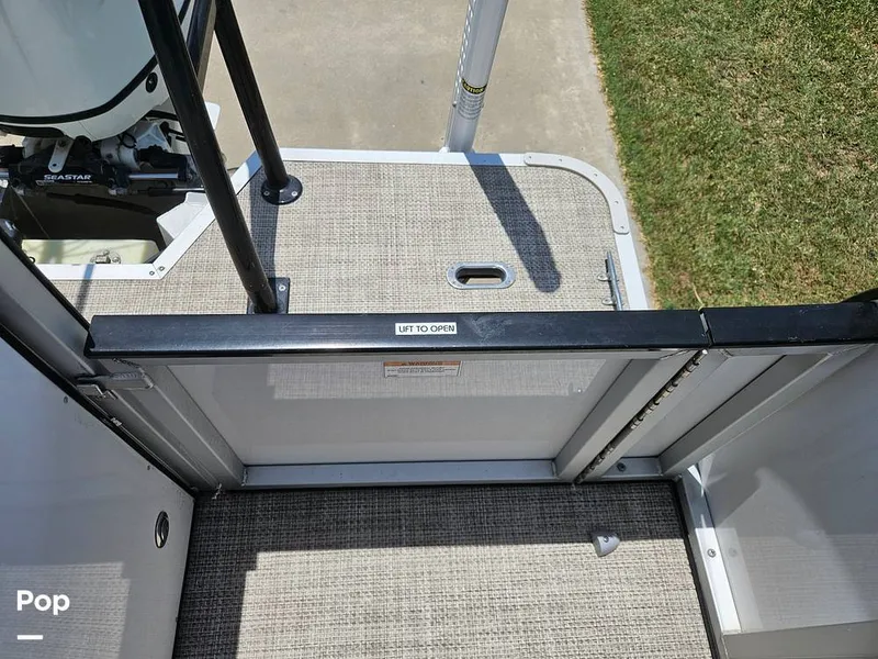 Slide: The Image of Stern Door - 15420539