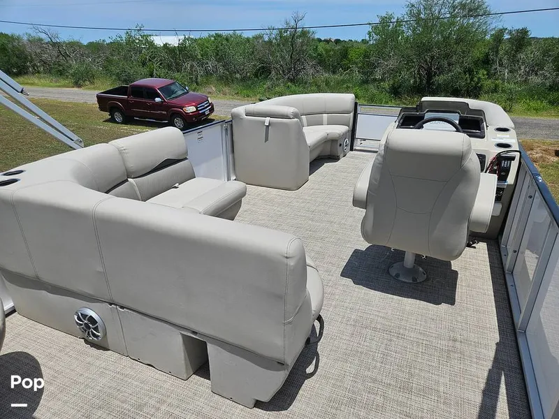 Slide: The Image of Deck Seating - 15420547