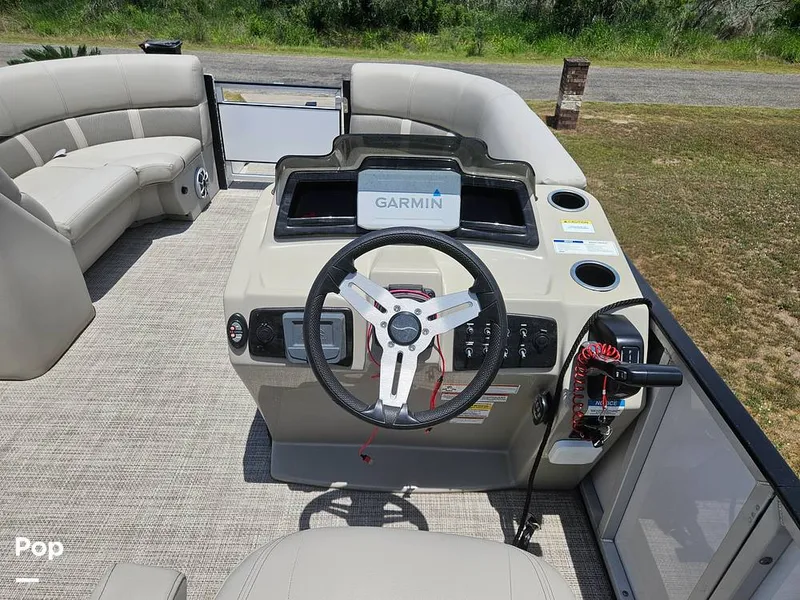 Slide: The Image of Control Center - 15420553