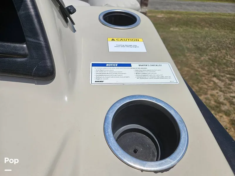 Slide: The Image of Cup Holders - 15420560