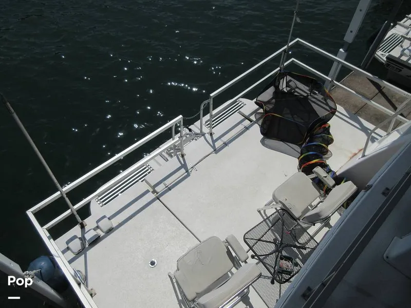 Slide: The Image of Long Shot Rear Deck - 15533327