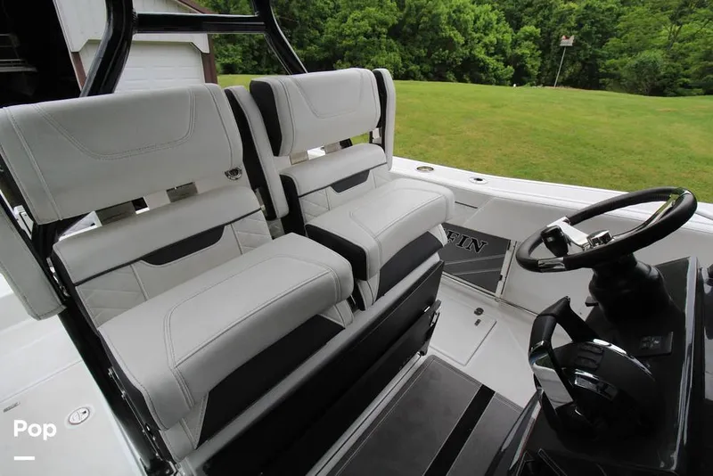 Slide: The Image of Cockpit Seating - 15532915