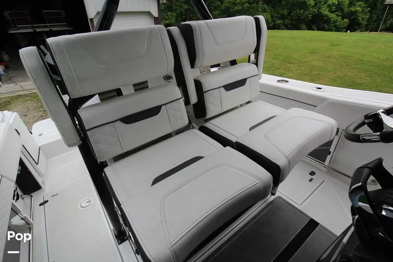 Slide: The Image of Cockpit Seating - 15532916