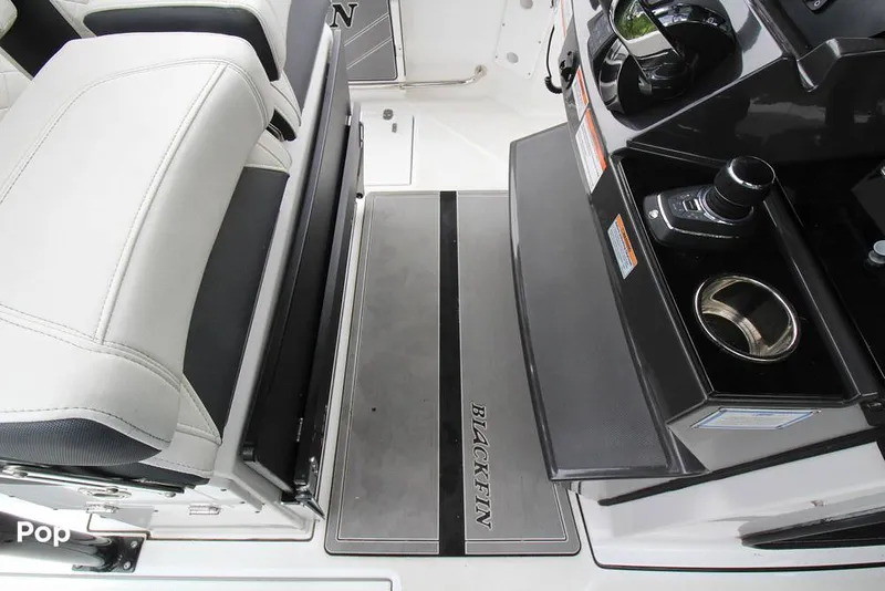 Slide: The Image of Blackfin 272 CC 2022 - 15532917