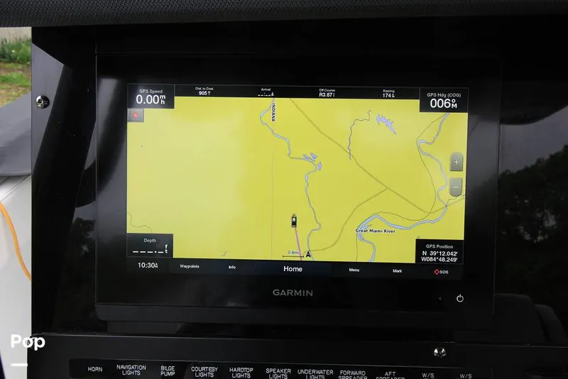 Slide: The Image of GPS/ Fishfinder/ Plotter - 15532923