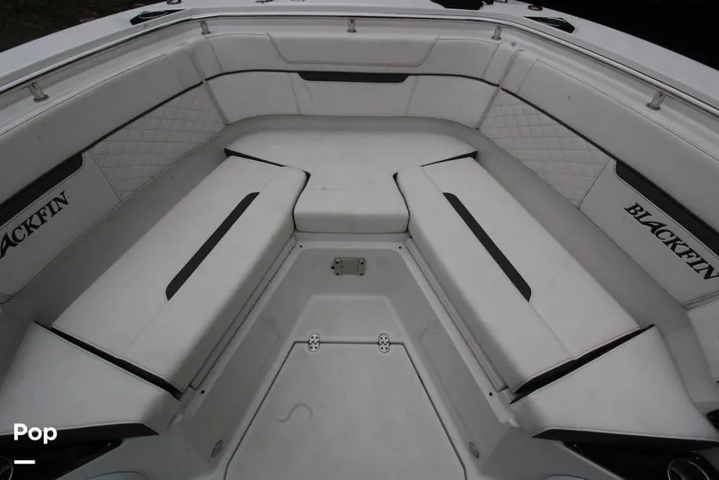 Slide: The Image of Bow Seating - 15533011