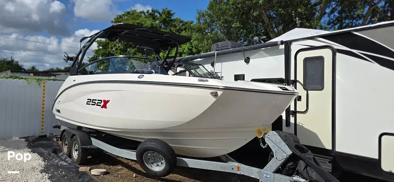 Slide: The Image of Yamaha 252 XE 2022 - 15439667