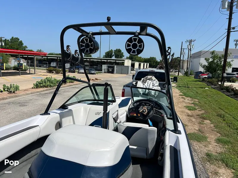 Slide: The Image of Correct Craft Pro Air Nautique 2001 - 15648051