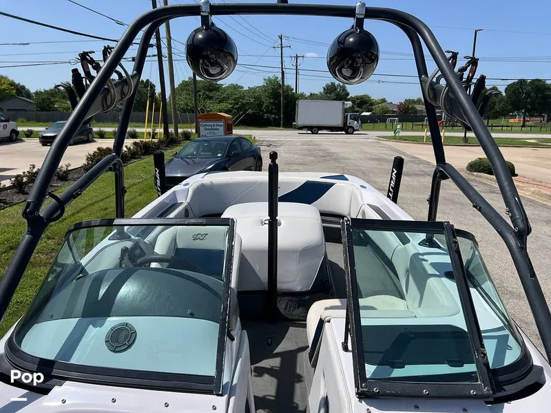 Slide: The Image of Correct Craft Pro Air Nautique 2001 - 15648068