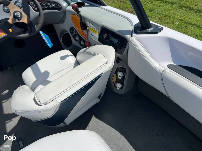 Slide: The Image of Correct Craft Pro Air Nautique 2001 - 15648078