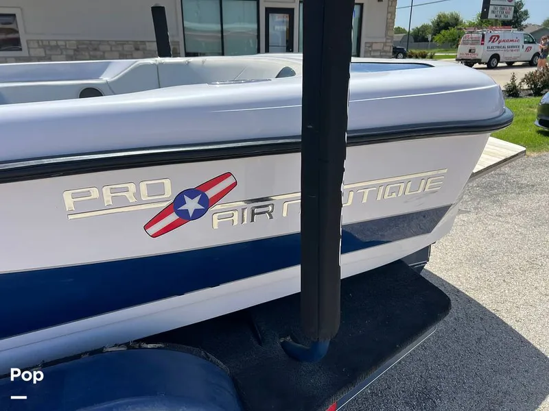 Slide: The Image of Correct Craft Pro Air Nautique 2001 - 15648094