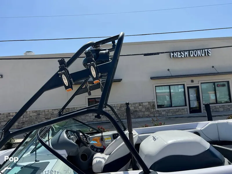 Slide: The Image of Correct Craft Pro Air Nautique 2001 - 15648098