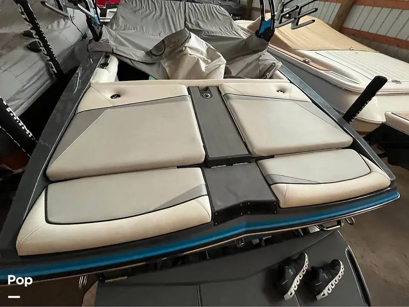 Slide: The Image of Centurion VI24 2021 - 15431381