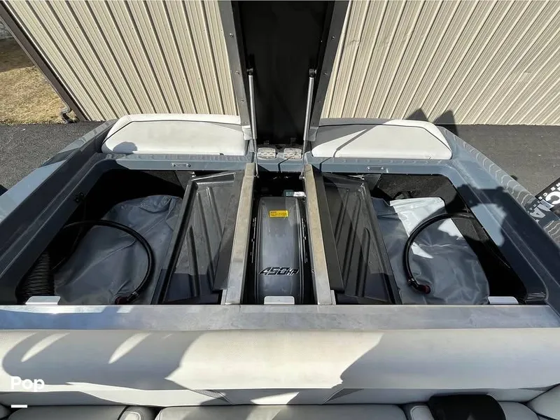 Slide: The Image of Centurion VI24 2021 - 15431385