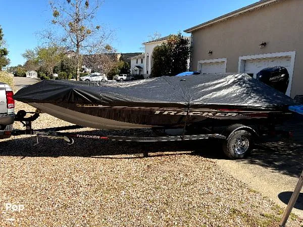 Slide: The Image of Tracker 175 Pro Team 2022 - 15447869