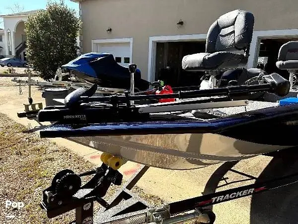 Slide: The Image of Tracker 175 Pro Team 2022 - 15515016