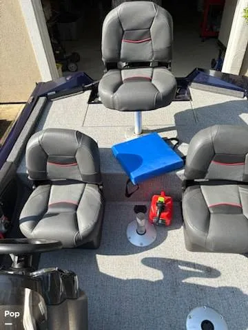 Slide: The Image of Tracker 175 Pro Team 2022 - 15463137