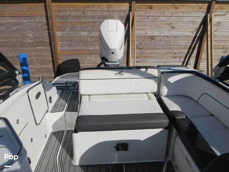 Slide: The Image of Monterey M45 2019 - 16075138