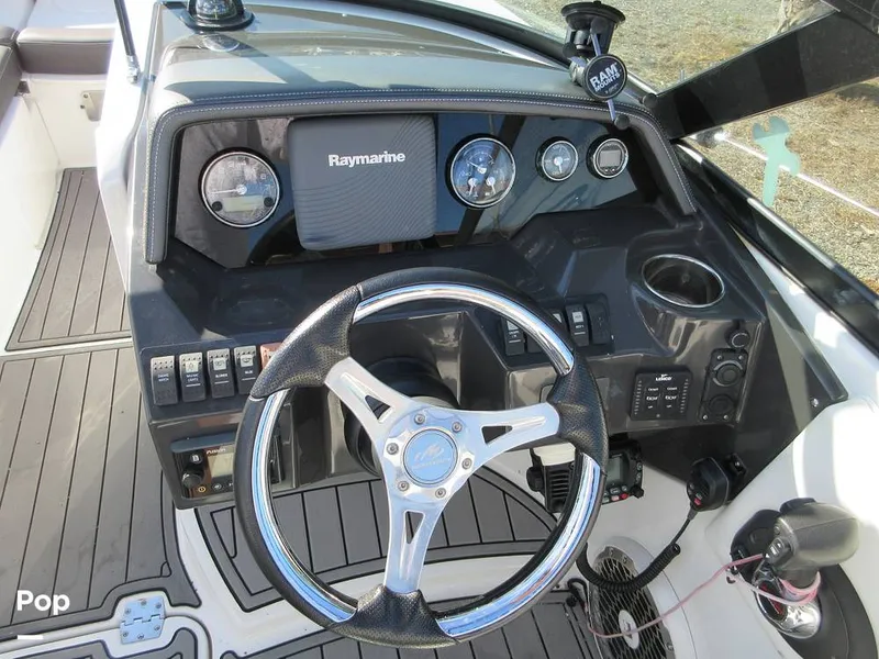 Slide: The Image of Monterey M45 2019 - 16075148