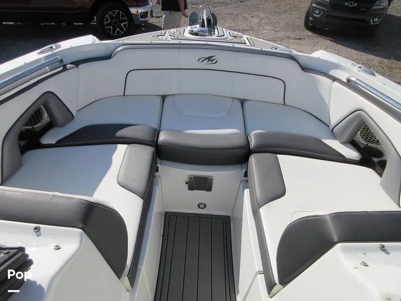 Slide: The Image of Monterey M45 2019 - 16075161