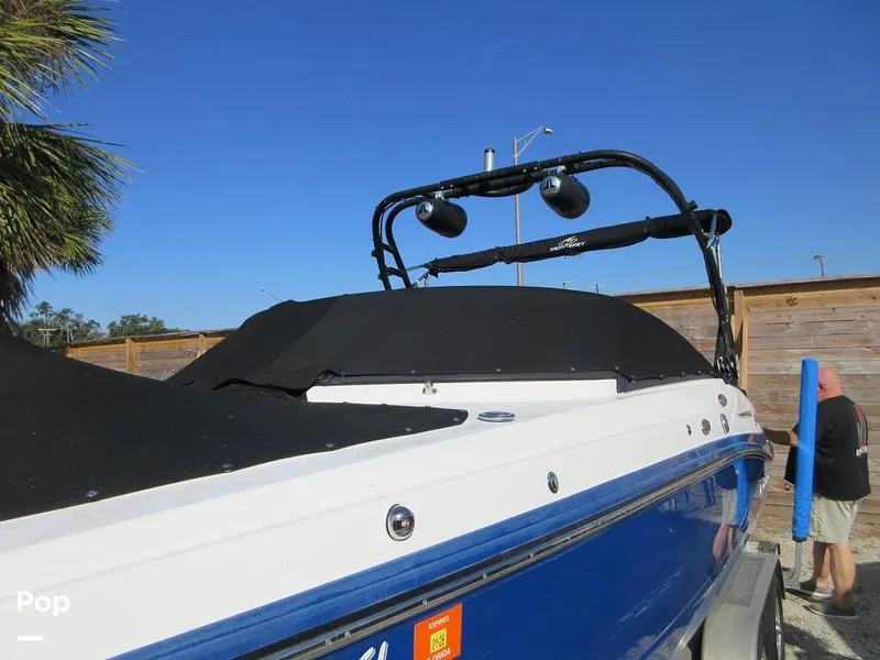 Slide: The Image of Monterey M45 2019 - 16075048