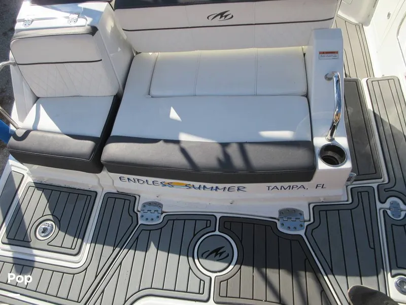 Slide: The Image of Monterey M45 2019 - 16075079