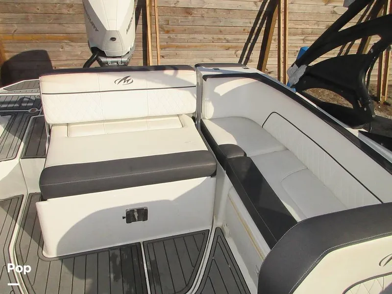 Slide: The Image of Monterey M45 2019 - 16075136