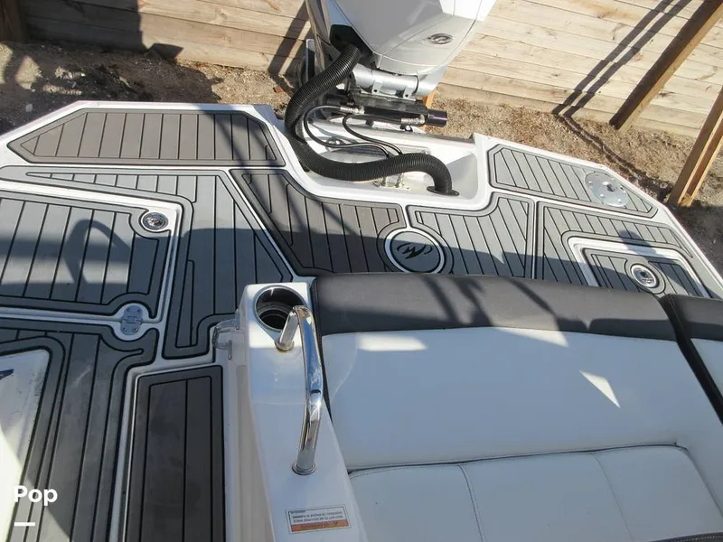 Slide: The Image of Monterey M45 2019 - 16075077