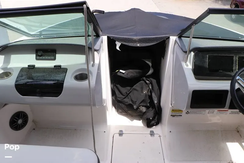 Slide: The Image of Regal LS2 2022 - 15437100