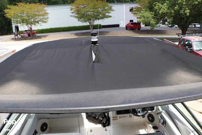 Slide: The Image of Regal LS2 2022 - 15437103