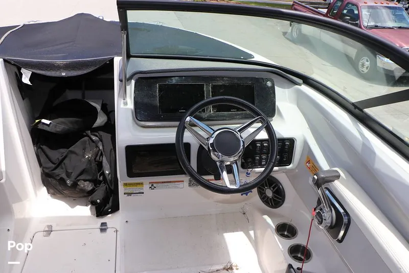 Slide: The Image of Regal LS2 2022 - 15437099