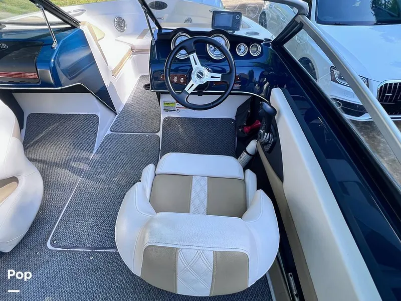 Slide: The Image of Glastron GTSF 205 2015 - 15462983