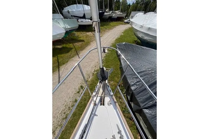 Slide: The Image of Sabre 402 2000 - 30