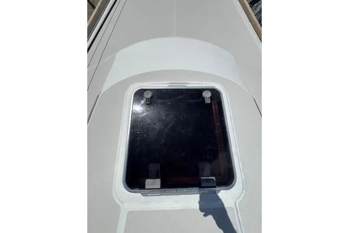 Slide: The Image of Sabre 402 2000 - 16