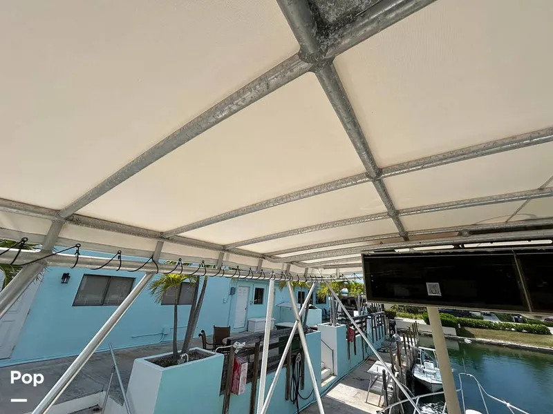 Slide: The Image of Hatteras 36 Convertible 1983 - 15497193