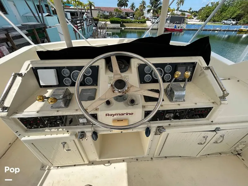 Slide: The Image of Hatteras 36 Convertible 1983 - 15497201