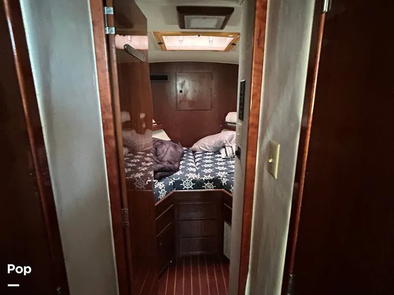 Slide: The Image of Hatteras 36 Convertible 1983 - 15497290